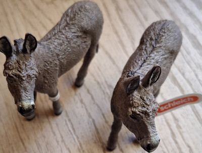 Schleich Esel Dekofiguren grau 2 Stück Bauernhoftiere Dekofigur Bauernhof Tier