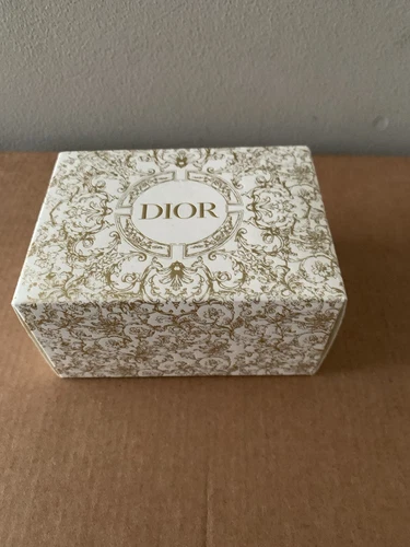 Jolie boîte à bijoux/bibelots Dior cadeau de vacances dorée