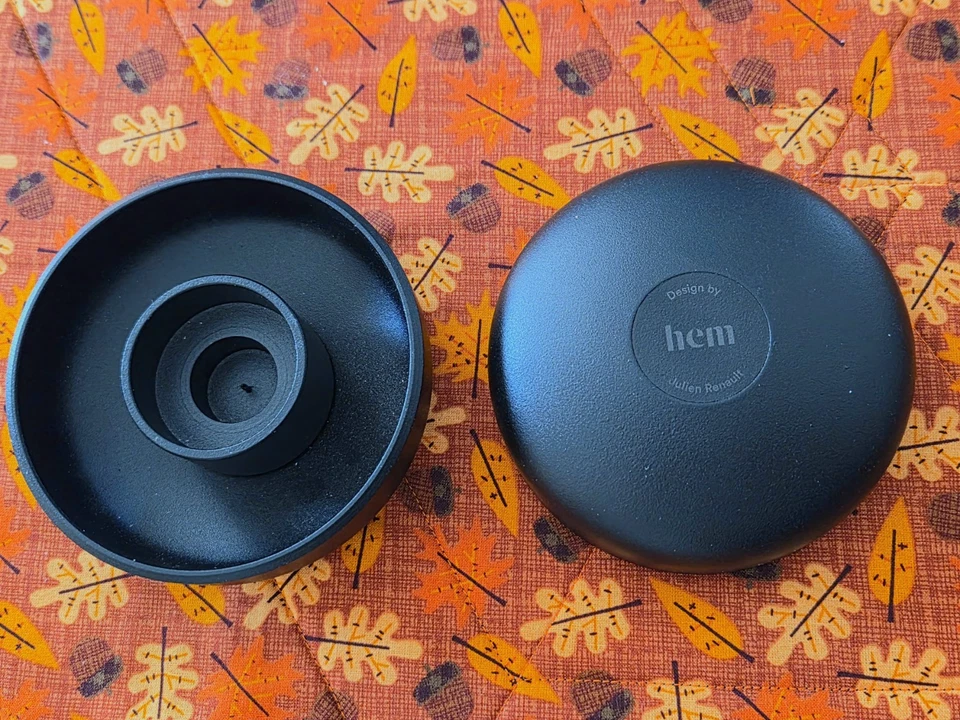 Par de Candelabros de Metal Perforado HEM Julien Renault Hecho en Polonia Foto 2 de 4