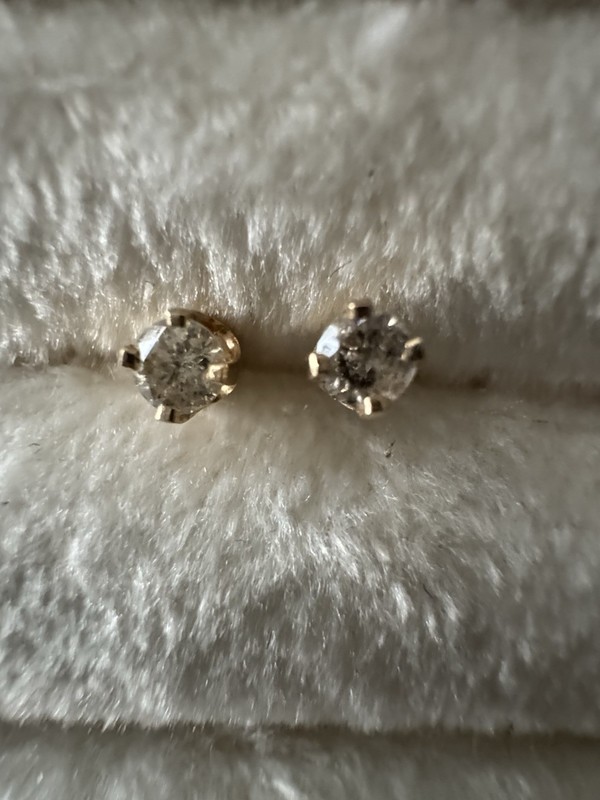 14K Yellow Gold ~1/7CTW Diamond 4-Prong Stud Earrings 