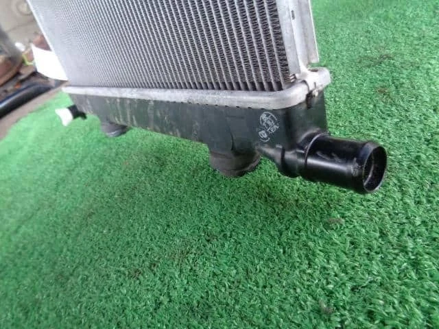 DAIHATSU Hijet atrai 2019 ABA-S321G Radiator 16400B2091 [Used] [PA109369702] - Image 4 of 4