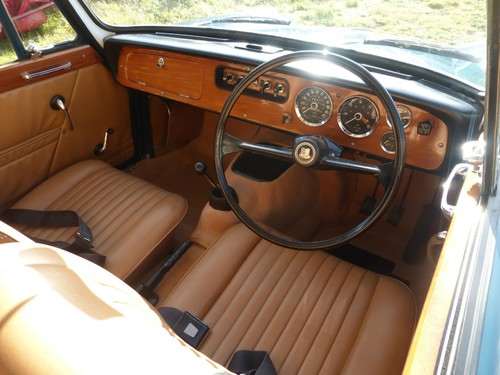 Pristine Triumph Vitesse 1970 MK2 - Picture 2 of 11
