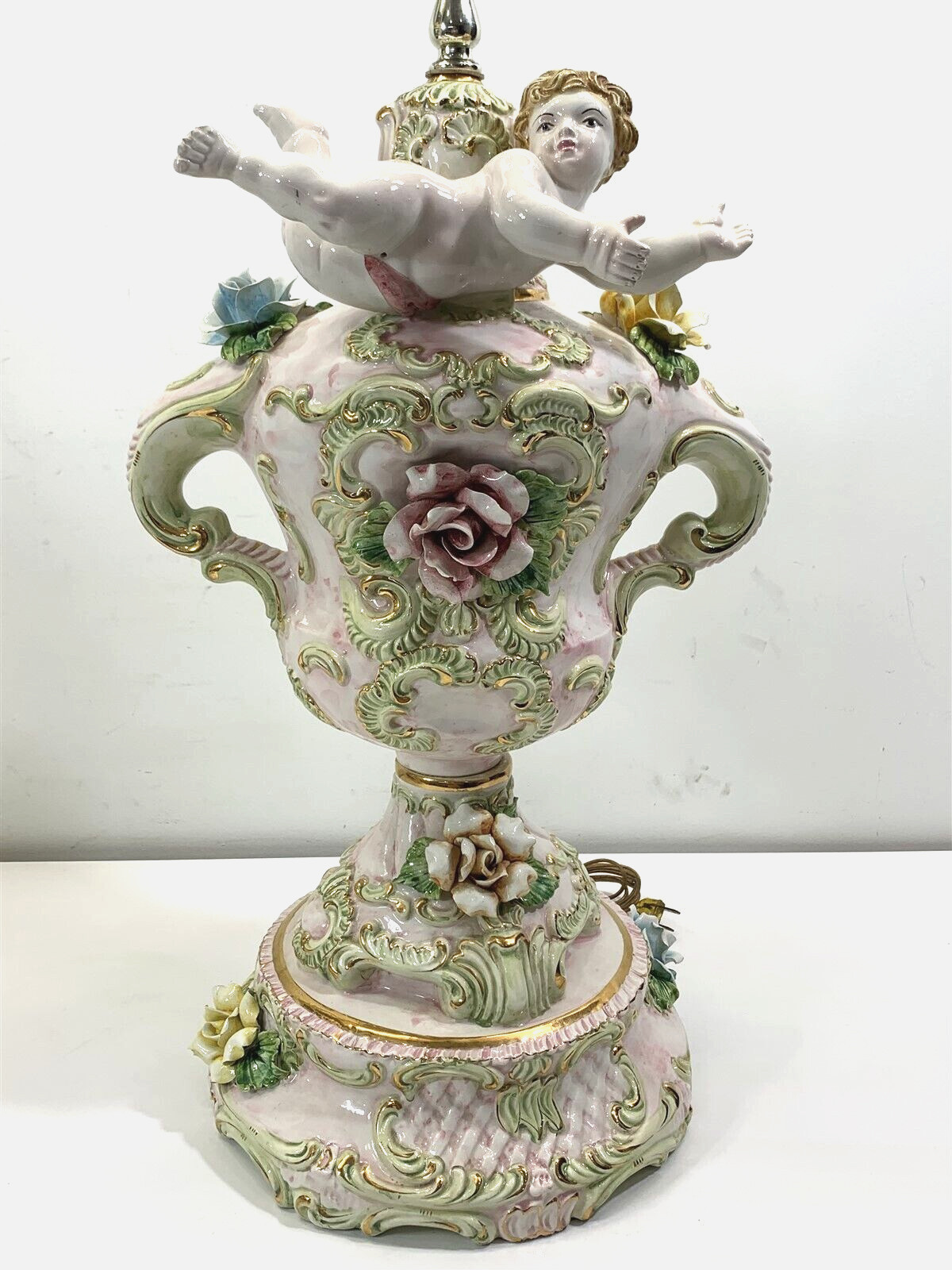 SUPER NICE RARE VINTAGE LARGE CAPODIMONTE TABLE LAMP PINK ROSE AND CHERUB #2