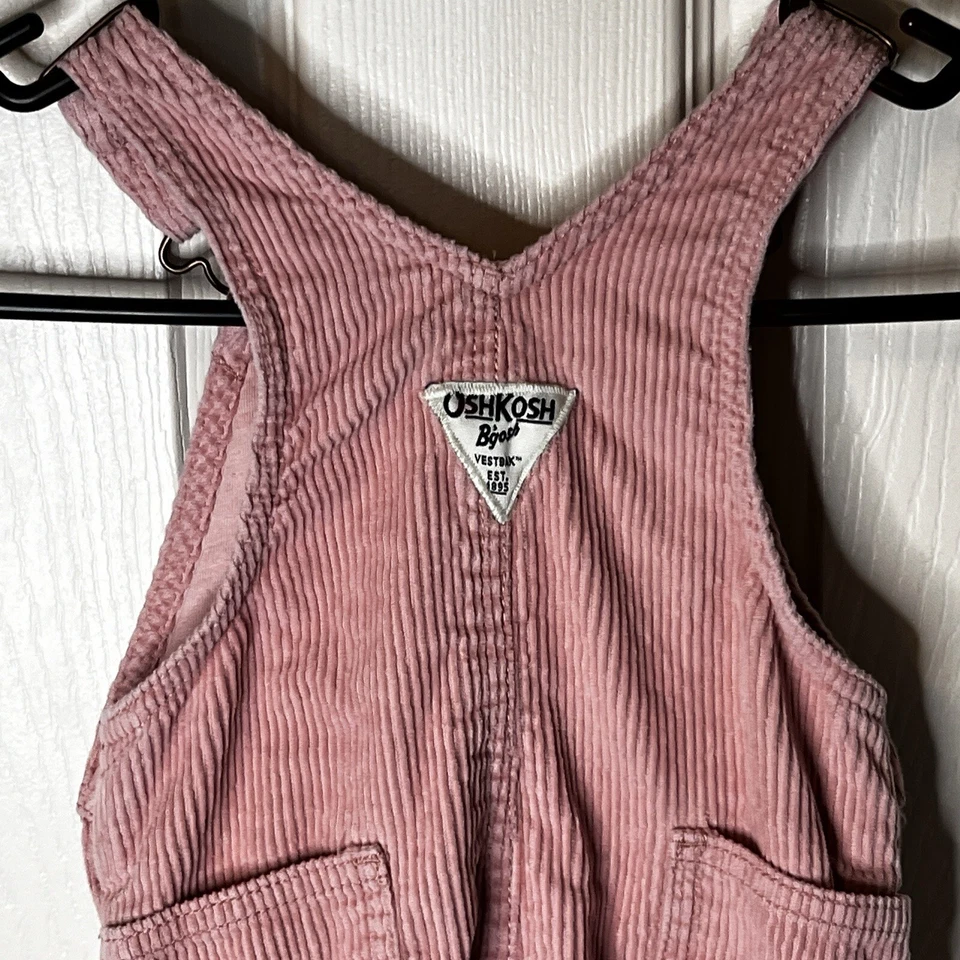 Usado en Excelente Condición Oshkosh Josh Niñas Mono de Pana Rosa Claro 12 M Botones Foto 4 de 4