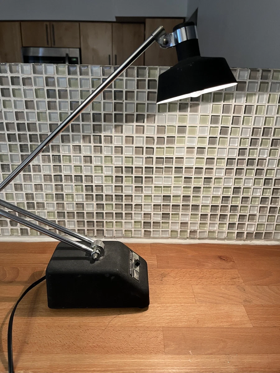 Mobilite desk lamp outlet