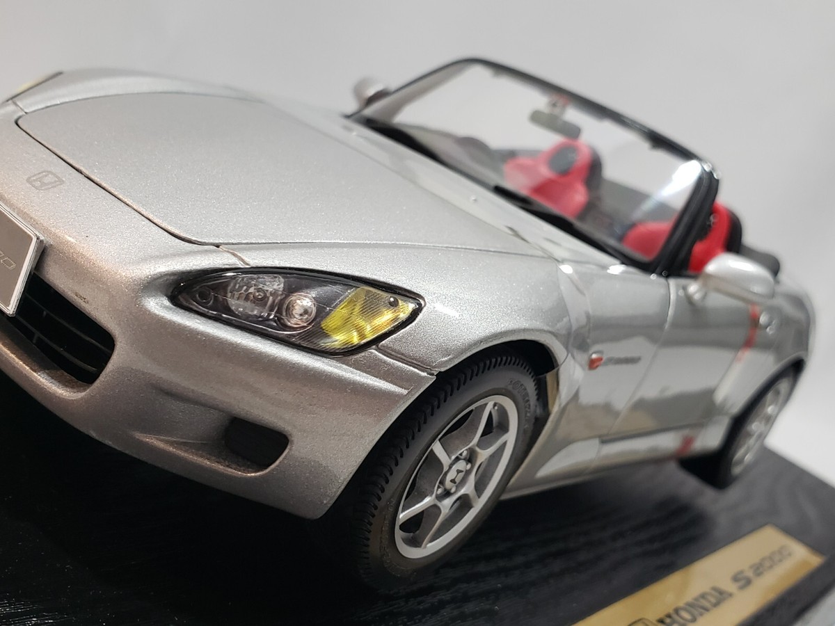 オートアート 1⁄18 ホンダ S2000 ホワイト JAPANESE VERSION RH DRIVE