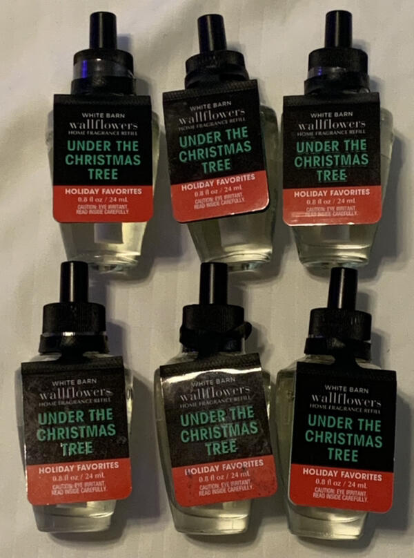 New Bath & Body Works Under the Christmas Tree 6 Wallflower Refill Plugin Bulbs for Festive Holiday Fragrance-image