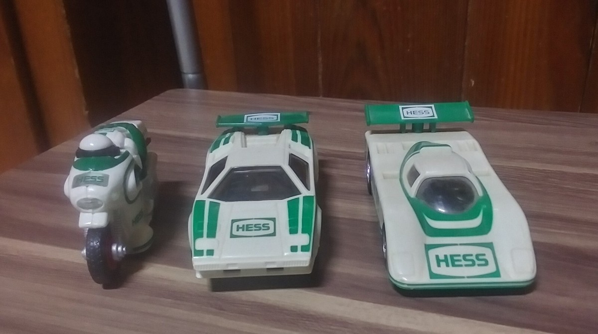 【レア】一点モノ　HESS アメリカントイ　車　おもちゃ　2個セット レア】一点モノ HESS アメリカントイ 車 おもちゃ 2個セット