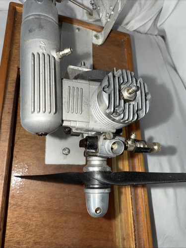 VINTAGE TETHER AIR PROP BOAT WITH (2) 15 O.S. MAX ENGINE - Picture 10 of 18
