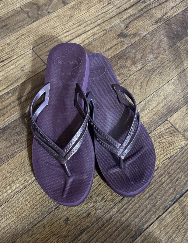Women’s Havaianas Sandals 10.5