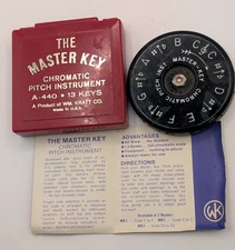 WM Kratt Co. Working 13 Keys Master Key Chromatic Pitch Instrument A-440 & Case