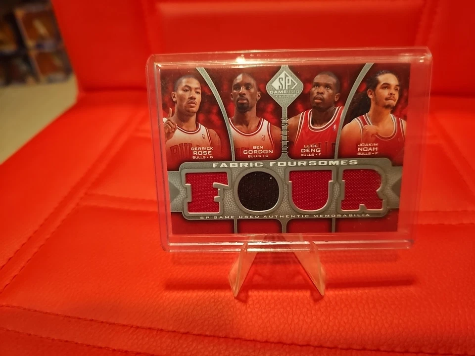 2009 SP Game Fabric Foursomes Derrick Rose, Luol Deng Ben Gordon & Noah 67/99 Foto 2 de 3