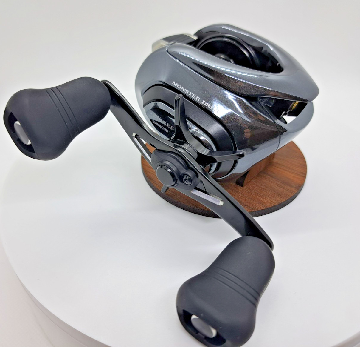 Mint Shimano 18 Antares DC MD XG  Right-handle  baitcasting reel from Japan