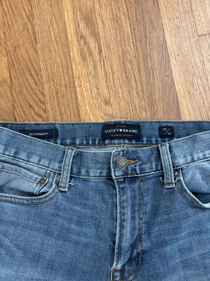 Pantalones de mezclilla rectos originales Lucky Brand 221 azul para hombre, lavado medio, 32x30 Foto 3 de 4