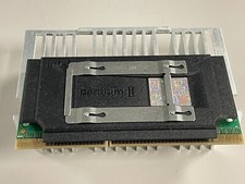 Intel Pentium II 400 Y9210021-0060 Slot Processor with Aluminum Heatsink - Used