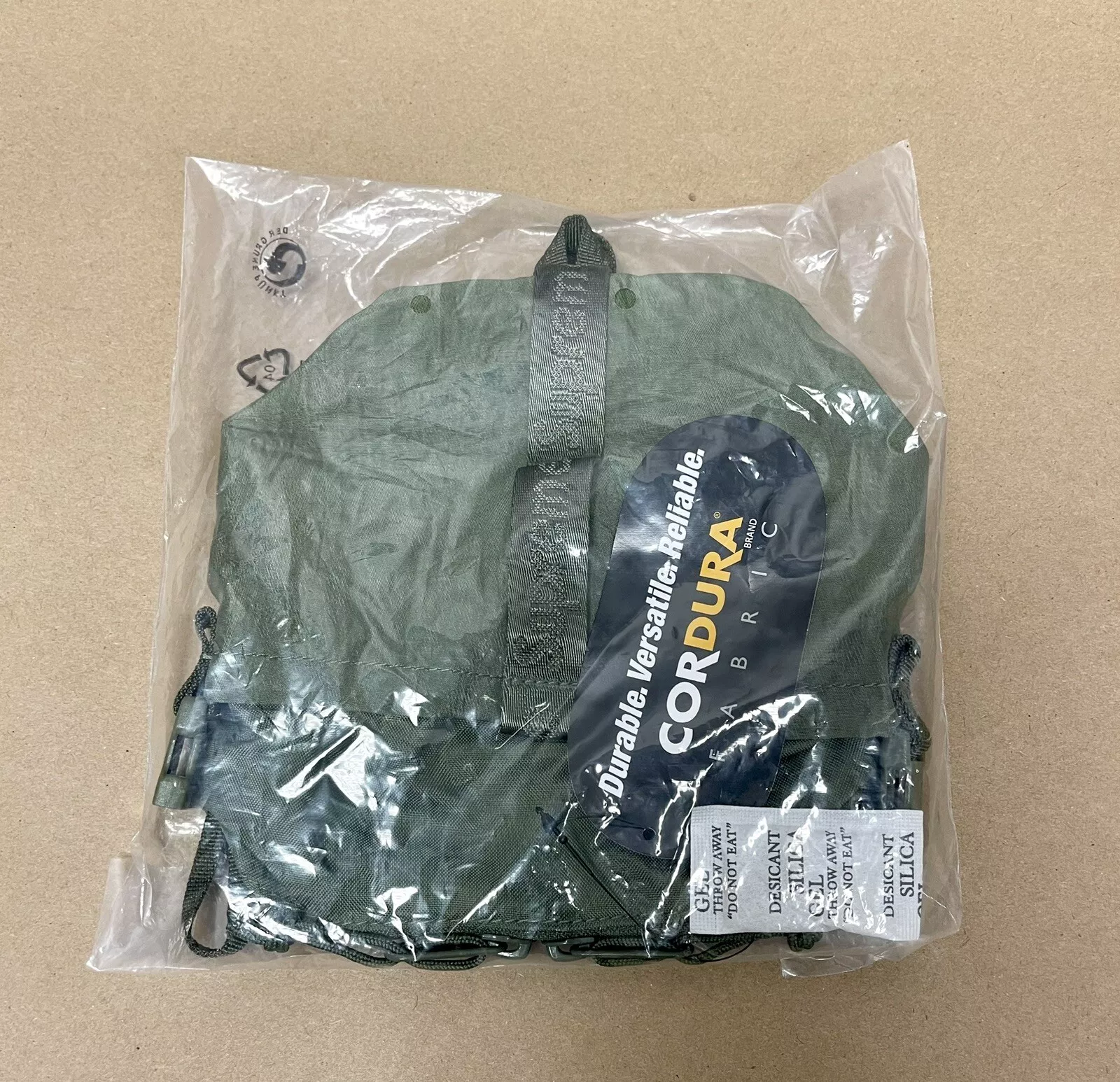 Sac à col Supreme x Cordura olive flambant neuf   FW20