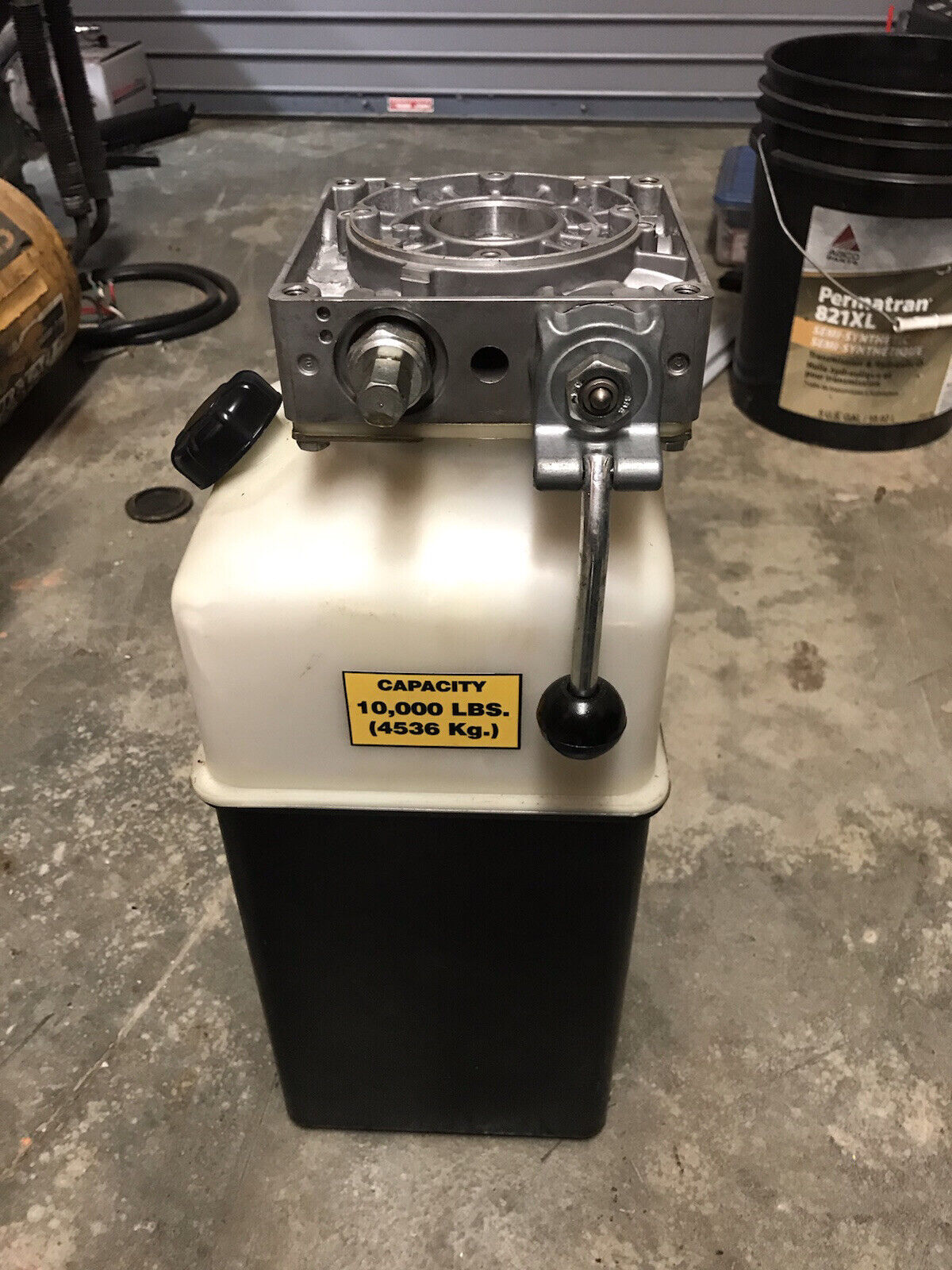 FORWARD-ROTARY LIFT GLOBAL HYDRAULICS POWER UNIT PUMP AND TANK 3.1GPM 2755 PSI