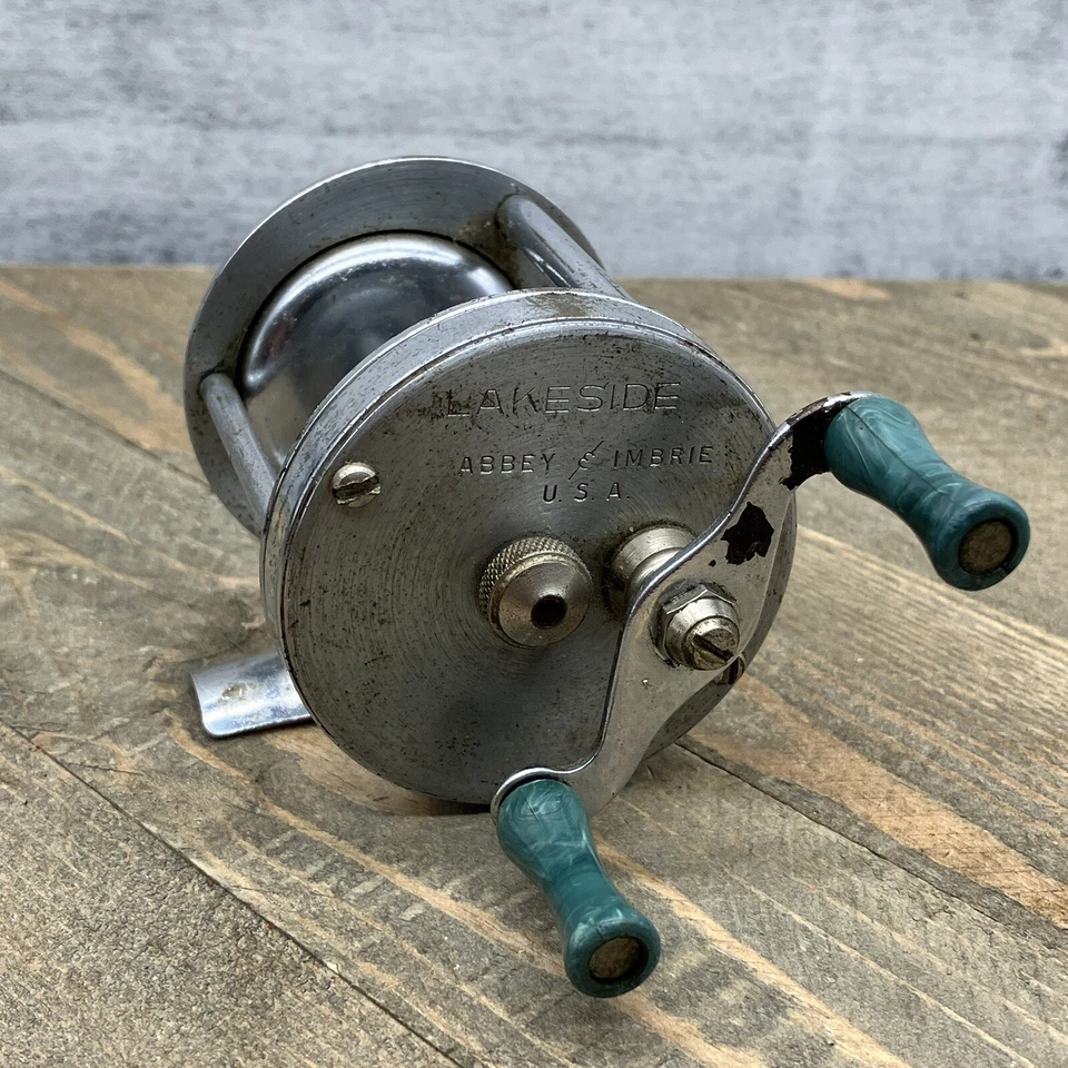 Carrete de pesca vintage Abbey Imbrie junto al lago EE. UU. antiguo Foto 2 de 4