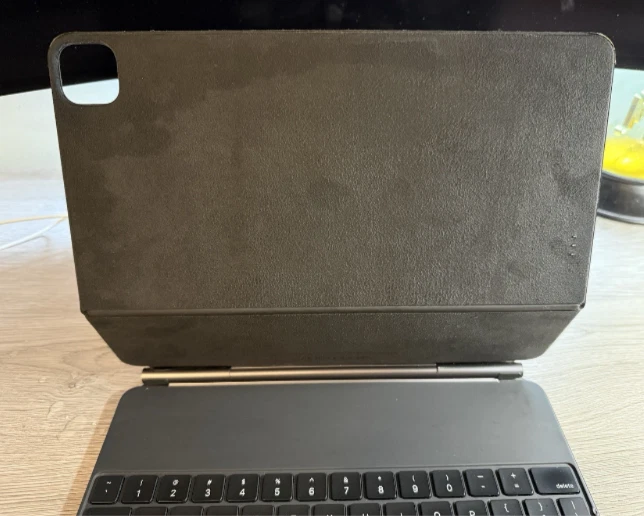 Apple - Magic Keyboard para iPad Air 13" (M2 M3) - Negro Foto 2 de 4