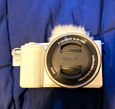 Sony Alpha ZV-E10 White Mirrorless Camera w/ 16-50mm f/3.5-5.6 Lens