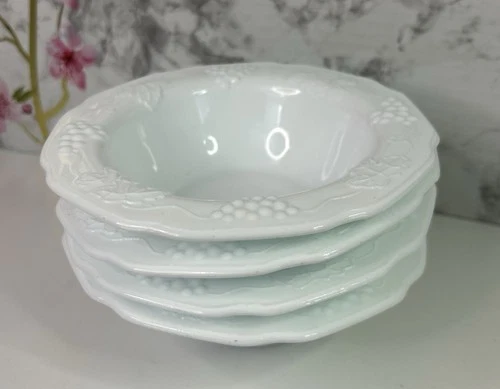 4 Vintage Indiana Colony Harvest Grape Milk Glass 6 1/2" Cereal Bowls Perfect!