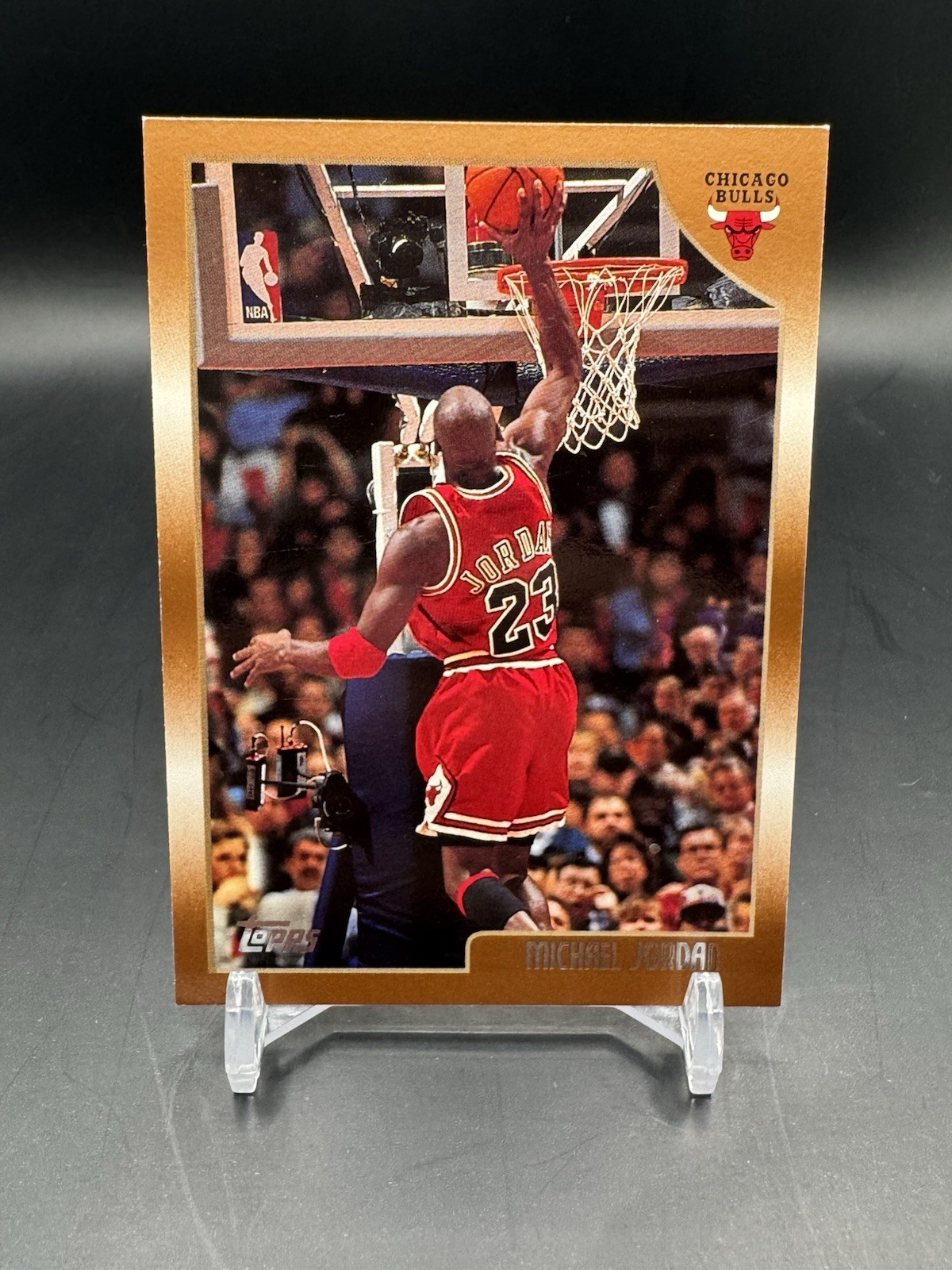 1998-99 Topps - Michael Jordan #77
