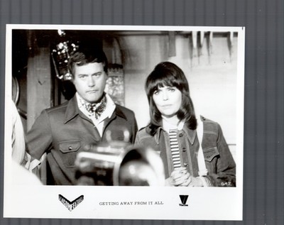 Getting Away from It All 8''x 10'' Still Larry Hagman Barbara Feldon Comedy