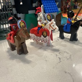 LEGO System Castle Royal Knight's Castle 6090 In 1995 Used W/Manual & Box