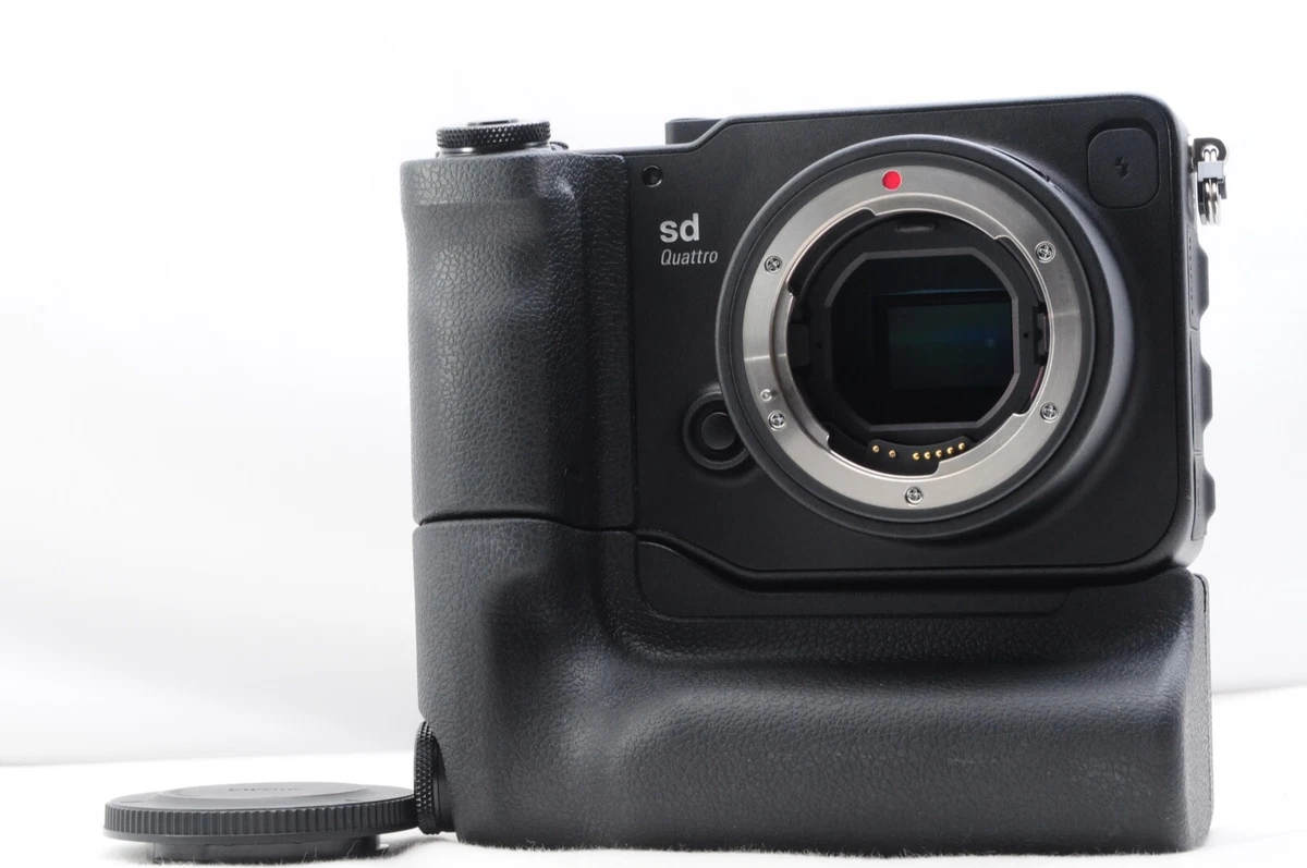 [NEAR MINT] SIGMA sd Quattro Digital SLR BODY with PG-41 Power Grip (M932)