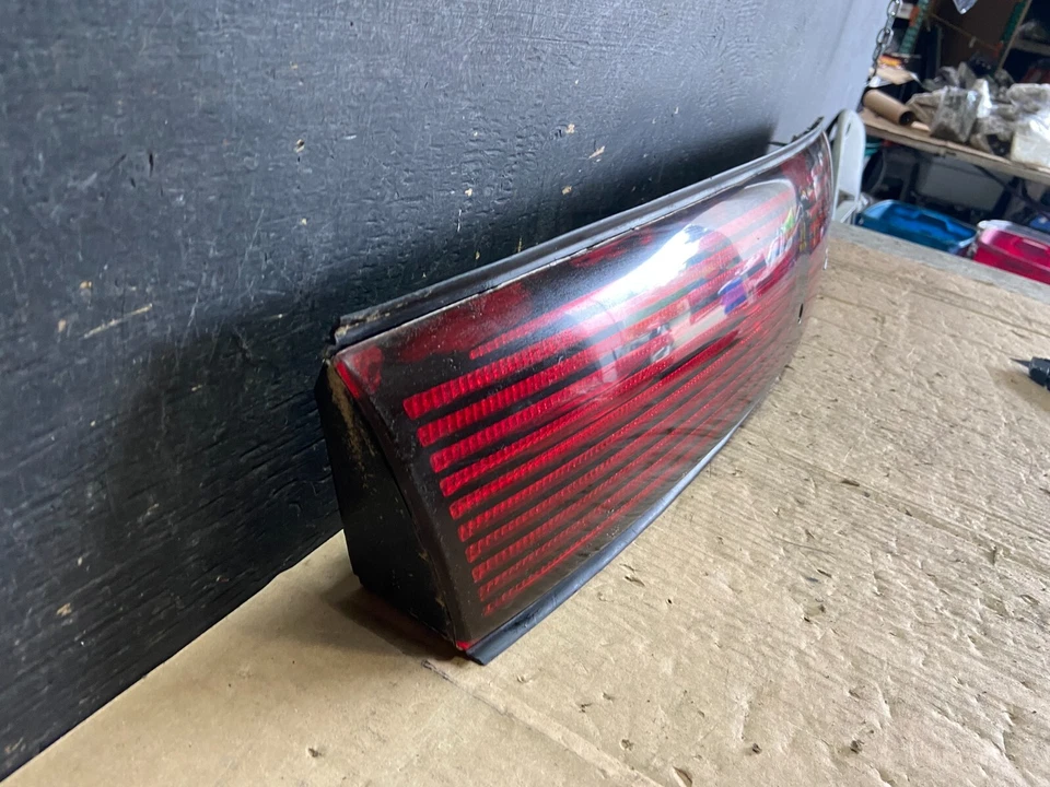 Panel central maletero trasero Oldsmobile Aurora 1995 a 1999 O3268 DG Foto 3 de 4