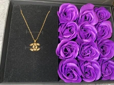 Stunning Necklace Gift Set Purple Gold Coloured NECKLACE & Rose Flowers Gift Box