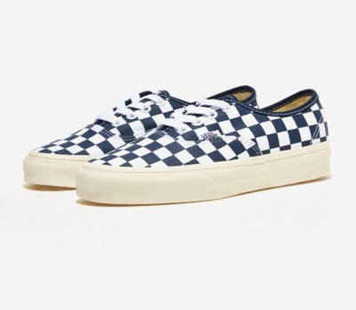 VANS AUTHENTIC men display picture 1