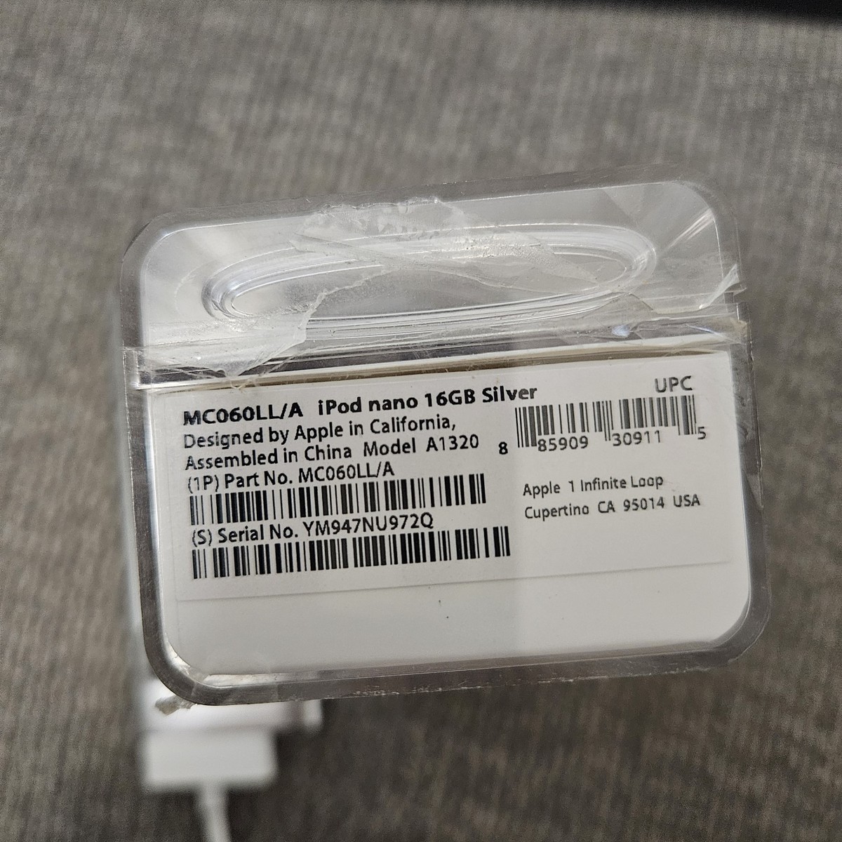 【新品未開封】Apple iPod nano 16GB シルバー Refurbished Apple iPod Nano 7th Generation 16GB Silver