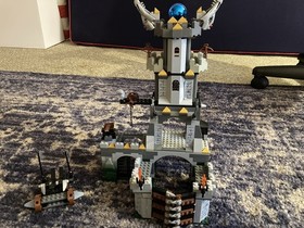 LEGO Knights Kingdom Mistlands Tower 8823 98% complete
