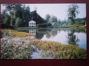 Postcard B20 Buckinghamshire Reflections In The Lake Hall Barn