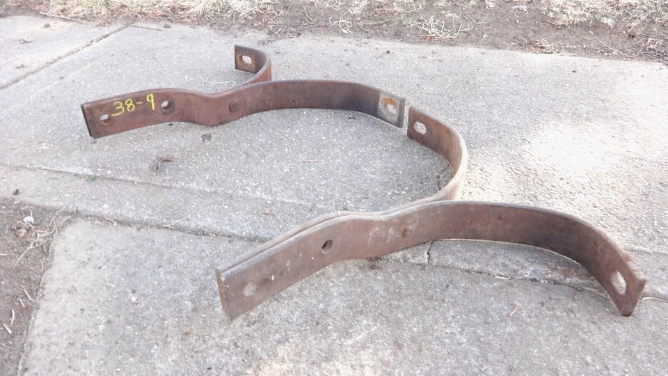 Chevy 1938 1939 soportes de parachoques trasero original GM par Master Deluxe 85 Foto 4 de 4