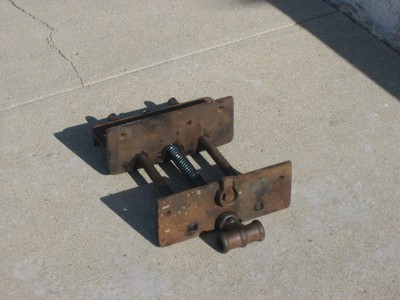 Vintage quick release Woodworking Under Bench Mount Vise 