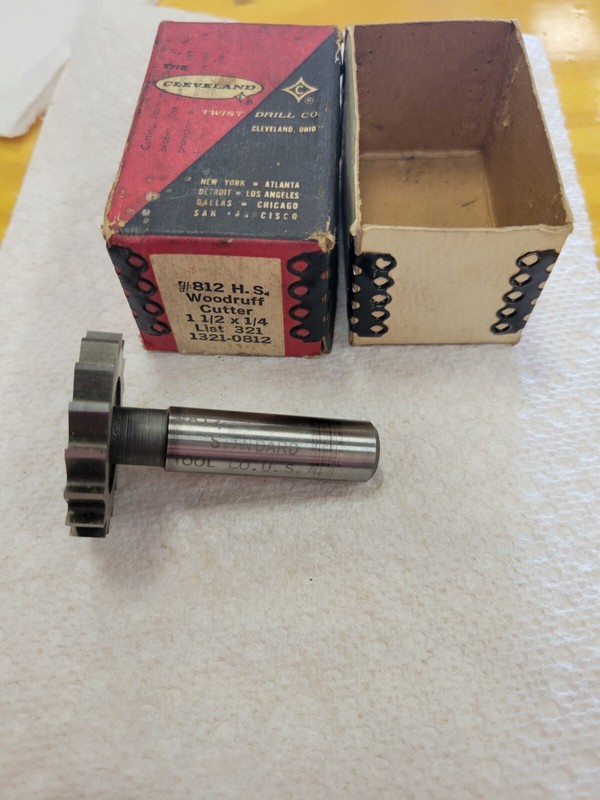 1/4" FACE WIDTH 1-1/2" NOMINAL DIAMETER 1/2" SHANK WOODRUFF KEY SEAT #812