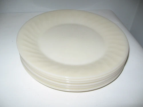 6 Vintage Fire King Oven Glass Ivory / cream swirl edge dinner plates 9"