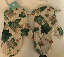 Leaf and Berry Oven Mitt Pot Holder Set Kitchen Cooking baking Oven Women Ladies
