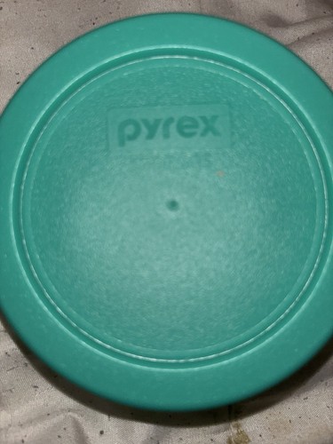 Pyrex Set Of 2 Glass Food Containers - Picture 3 of 6