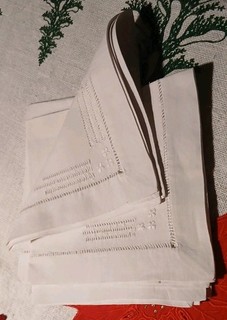 Servietten REINES LEINEN 4 Stück Handarbeit Kaffeeservietten