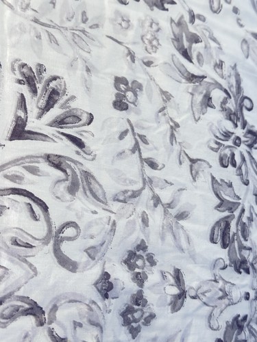 RACHEL ZOE - Gorgeous Gray White Botanical Quilt, Cottage Queen Cotton Blend - Picture 16 of 17