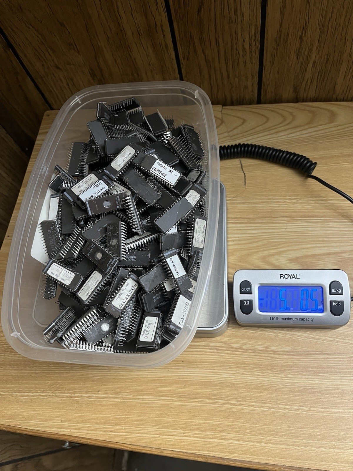 SCRAP CERAMIC IC CHIPS EPROMS FOR PRECIOUS METALS RECOVERY 5 POUND LOTS