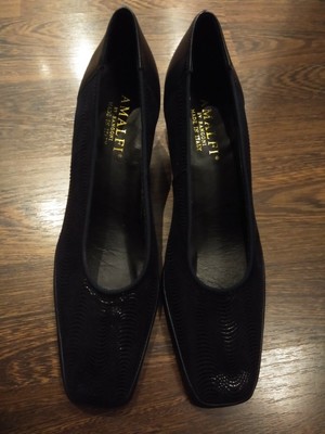 navy court shoes uk