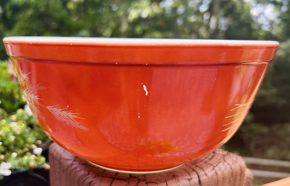 Vintage Pyrex 403 Autumn Harvest Wheat Pattern Mixing Bowl 2.5 Qt. USA - Image 2 of 4