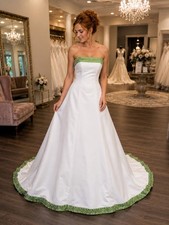 David's Bridal Lined In Green Y2K White Wedding Gown Train Is Green Sz Small