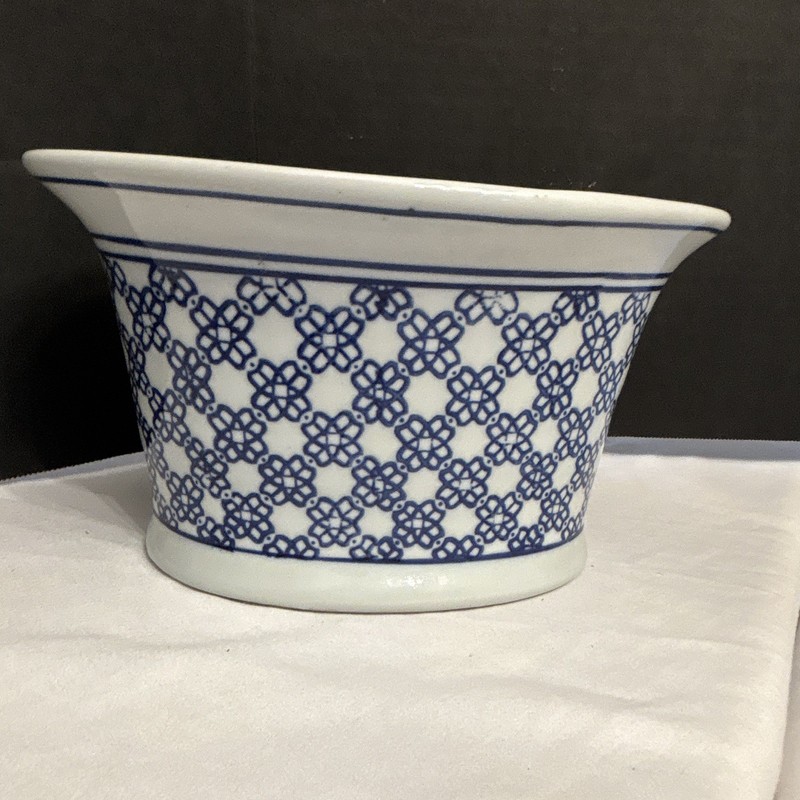 The Royal Standard Hand Painted Blue & White Oval Ceramic Planter, 9x6x5