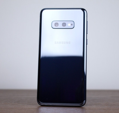 Samsung Galaxy S10e 128GB LTE Android - Netzteil Dualkamera USB-C Schwarz