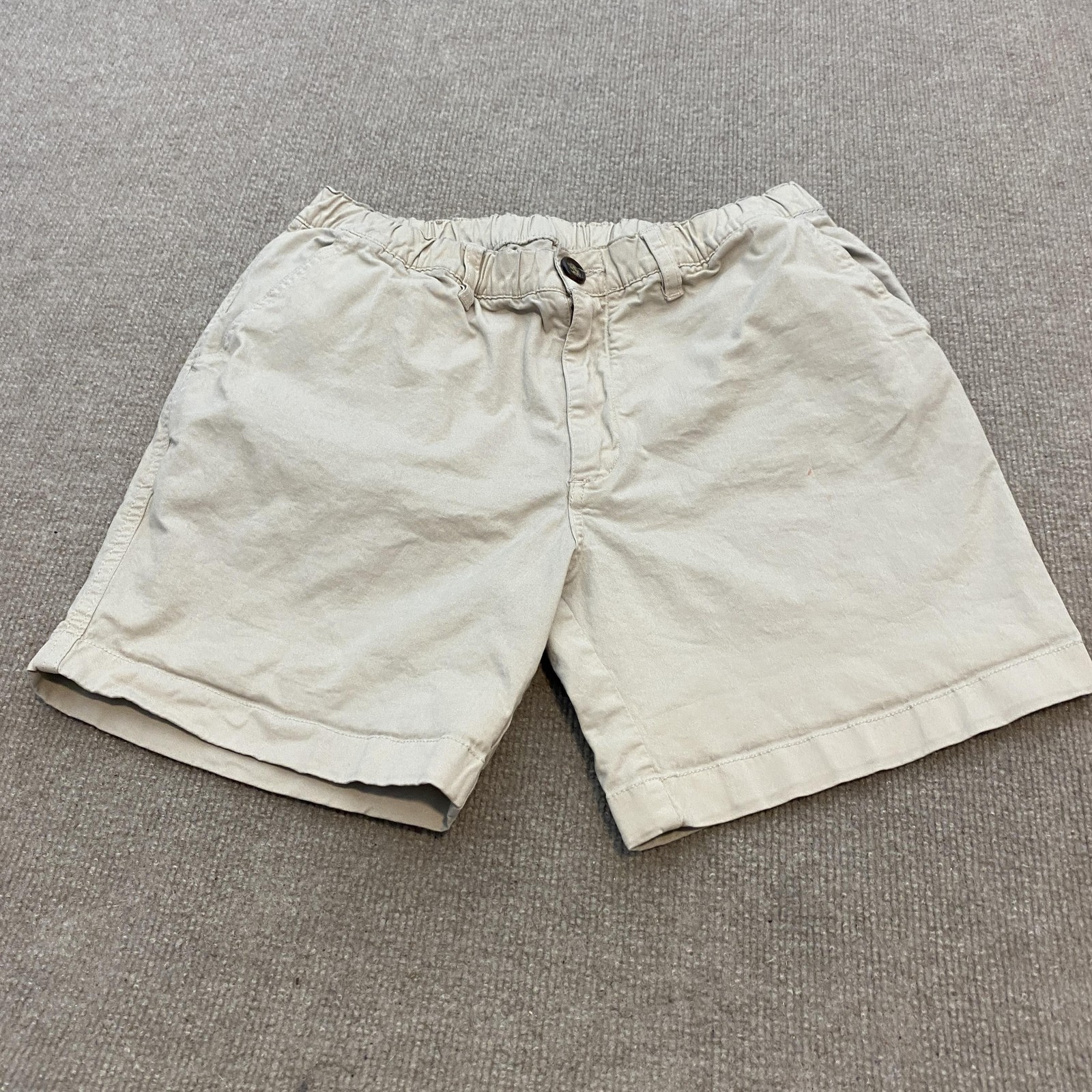 Chubbies Shorts Mens Medium Beige 7 Inch Inseam Elastic Waist Chino Casual Golf